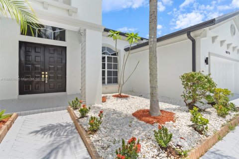House in Lake Worth, Florida 3 bedrooms, 226.68 sq.m. № 1890364 - photo 2