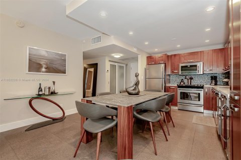 Condominio en alquiler en Miami Beach, Florida, 2 dormitorios, 89.19 m2 № 1345534 - foto 9