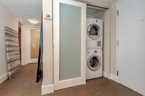 Condominio en alquiler en Miami Beach, Florida, 2 dormitorios, 89.19 m2 № 1345534 - foto 16