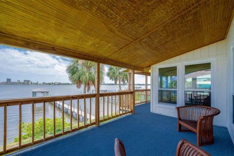 House in Daytona Beach, Florida 3 bedrooms, 175.03 sq.m. № 1858109 - photo 13