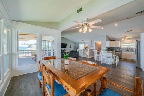 House in Daytona Beach, Florida 3 bedrooms, 175.03 sq.m. № 1858109 - photo 8