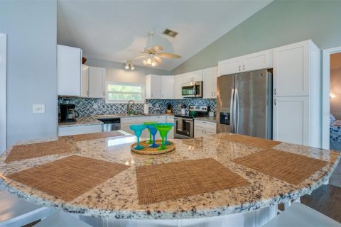 House in Daytona Beach, Florida 3 bedrooms, 175.03 sq.m. № 1858109 - photo 6