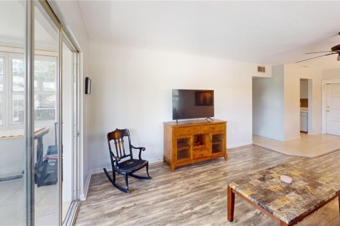 Condo in Avon Park, Florida, 2 bedrooms  № 1724253 - photo 3