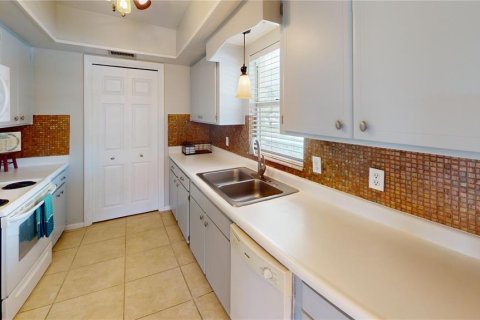 Condo in Avon Park, Florida, 2 bedrooms  № 1724253 - photo 6
