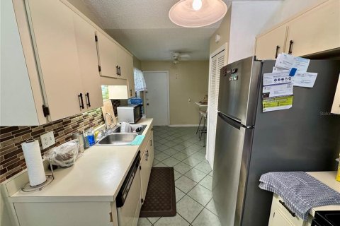 Duplex in Orlando, Florida 2 bedrooms, 98.1 sq.m. № 1917473 - photo 5