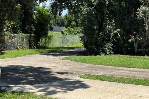 Duplex in Orlando, Florida 2 bedrooms, 98.1 sq.m. № 1917473 - photo 16