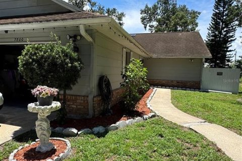 Duplex in Orlando, Florida 2 bedrooms, 98.1 sq.m. № 1917473 - photo 1