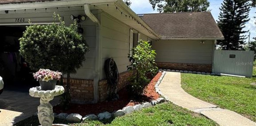 Duplex in Orlando, Florida 2 bedrooms, 98.1 sq.m. № 1917473