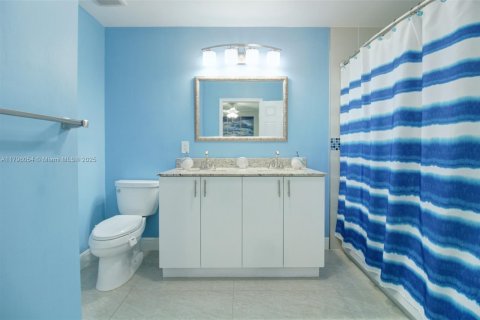 House in Cutler Bay, Florida 3 bedrooms, 178.56 sq.m. № 1752413 - photo 4