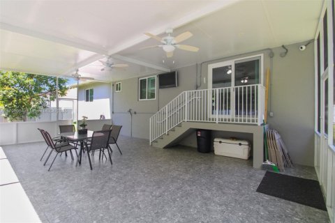 House in Cutler Bay, Florida 3 bedrooms, 178.56 sq.m. № 1752413 - photo 7