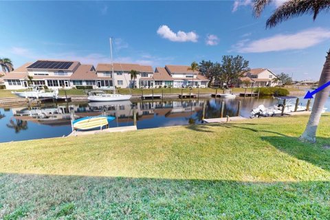 House in Punta Gorda, Florida 3 bedrooms, 147.06 sq.m. № 1536516 - photo 2