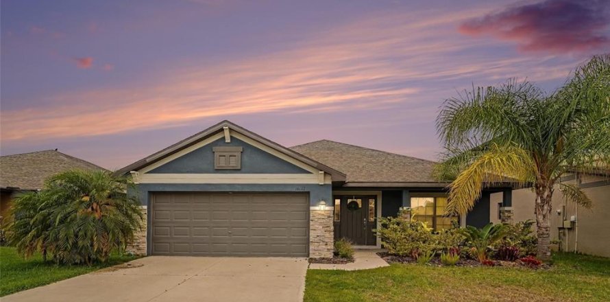 House in Parrish, Florida 4 bedrooms, 203.55 sq.m. № 2142855