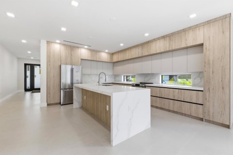 Adosado en venta en Fort Lauderdale, Florida, 3 dormitorios, 252.97 m2 № 2268475 - foto 9