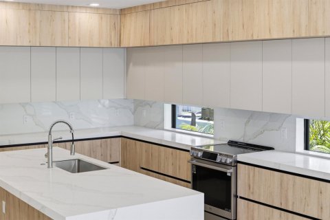 Adosado en venta en Fort Lauderdale, Florida, 3 dormitorios, 252.97 m2 № 2268475 - foto 13