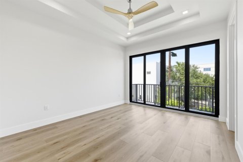 Adosado en venta en Fort Lauderdale, Florida, 3 dormitorios, 252.97 m2 № 2268475 - foto 20