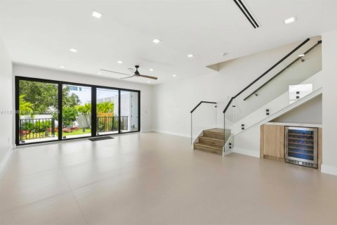 Adosado en venta en Fort Lauderdale, Florida, 3 dormitorios, 252.97 m2 № 2268475 - foto 15