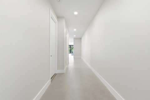 Adosado en venta en Fort Lauderdale, Florida, 3 dormitorios, 252.97 m2 № 2268475 - foto 5