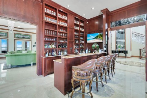 House in Englewood, Florida 6 bedrooms, 1188.13 sq.m. № 1911773 - photo 16