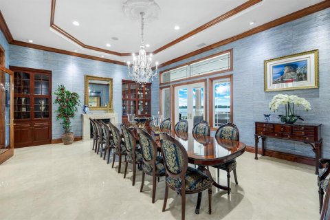 House in Englewood, Florida 6 bedrooms, 1188.13 sq.m. № 1911773 - photo 21