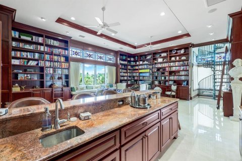 House in Englewood, Florida 6 bedrooms, 1188.13 sq.m. № 1911773 - photo 15