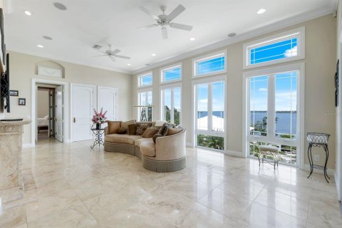 House in Englewood, Florida 6 bedrooms, 1188.13 sq.m. № 1911773 - photo 24