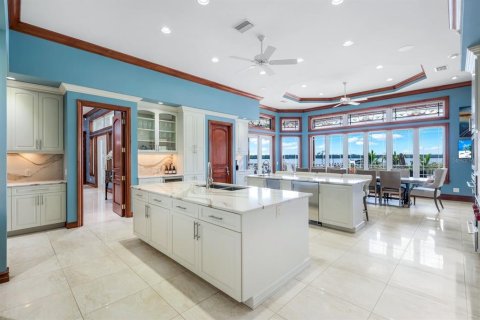 House in Englewood, Florida 6 bedrooms, 1188.13 sq.m. № 1911773 - photo 18