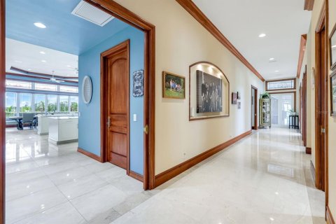 House in Englewood, Florida 6 bedrooms, 1188.13 sq.m. № 1911773 - photo 6