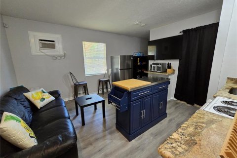Appartement à louer à Sarasota, Floride: 1 chambre, 74.32 m2 № 2415258 - photo 7