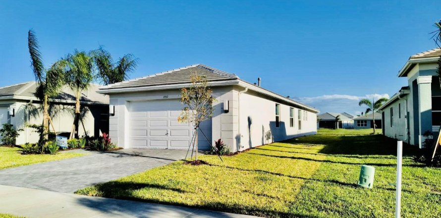 House in Port St. Lucie, Florida 3 bedrooms, 209.4 sq.m. № 2083508