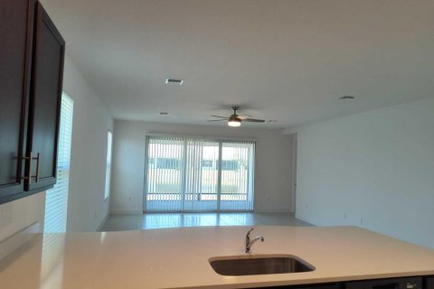 House in Port St. Lucie, Florida 3 bedrooms, 209.4 sq.m. № 2083508 - photo 17