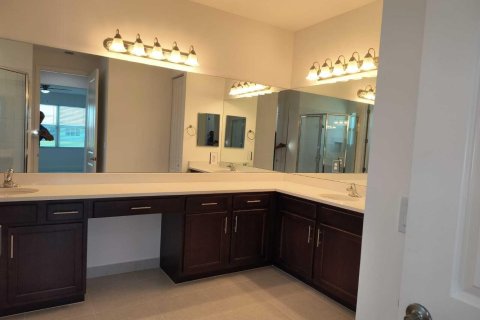 House in Port St. Lucie, Florida 3 bedrooms, 209.4 sq.m. № 2083508 - photo 12