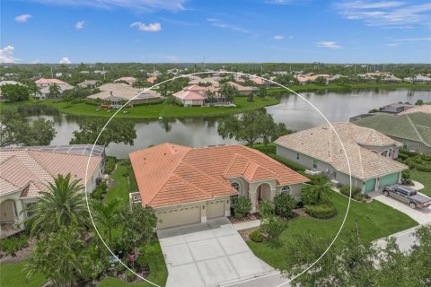 House in Sarasota, Florida 3 bedrooms, 217.21 sq.m. № 1810212 - photo 3