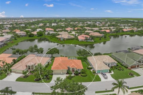 House in Sarasota, Florida 3 bedrooms, 217.21 sq.m. № 1810212 - photo 1