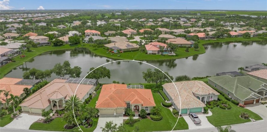 House in Sarasota, Florida 3 bedrooms, 217.21 sq.m. № 1810212