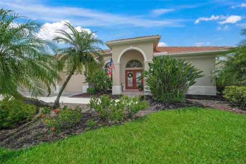 House in Sarasota, Florida 3 bedrooms, 217.21 sq.m. № 1810212 - photo 8