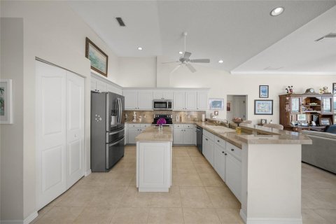 House in Sarasota, Florida 3 bedrooms, 217.21 sq.m. № 1810212 - photo 18