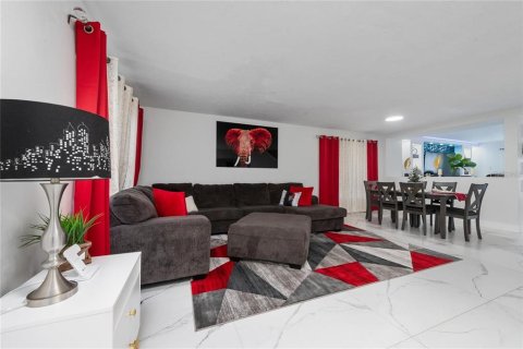 Villa ou maison à vendre à Davenport, Floride: 5 chambres, 263.38 m2 № 2280619 - photo 16