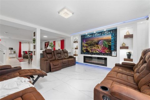 Villa ou maison à vendre à Davenport, Floride: 5 chambres, 263.38 m2 № 2280619 - photo 12