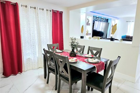 Villa ou maison à vendre à Davenport, Floride: 5 chambres, 263.38 m2 № 2280619 - photo 14