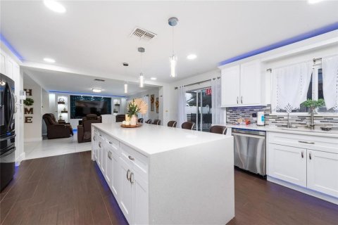 Villa ou maison à vendre à Davenport, Floride: 5 chambres, 263.38 m2 № 2280619 - photo 10