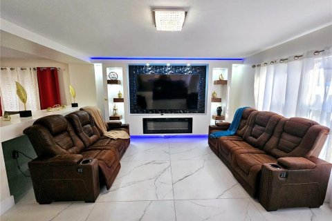Villa ou maison à vendre à Davenport, Floride: 5 chambres, 263.38 m2 № 2280619 - photo 11