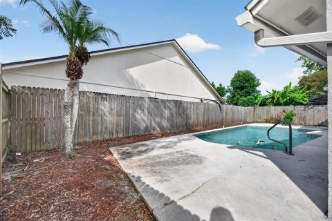 Villa ou maison à vendre à Lake Mary, Floride: 4 chambres, 167.32 m2 № 2399048 - photo 28
