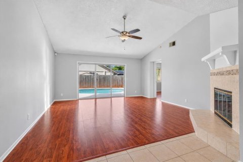 Villa ou maison à vendre à Lake Mary, Floride: 4 chambres, 167.32 m2 № 2399048 - photo 13