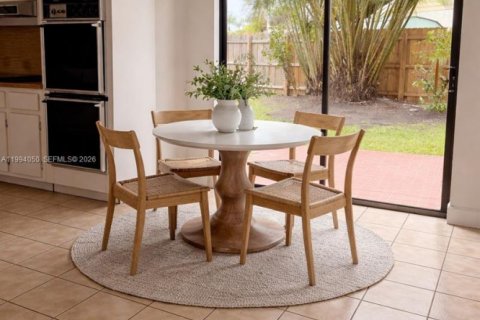 Villa ou maison à vendre à Miami, Floride: 4 chambres, 194.72 m2 № 2055524 - photo 28