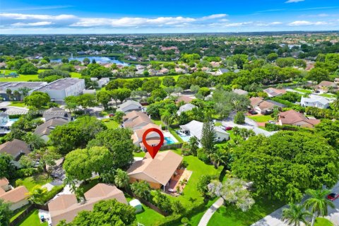 Villa ou maison à vendre à Miami, Floride: 4 chambres, 194.72 m2 № 2055524 - photo 25