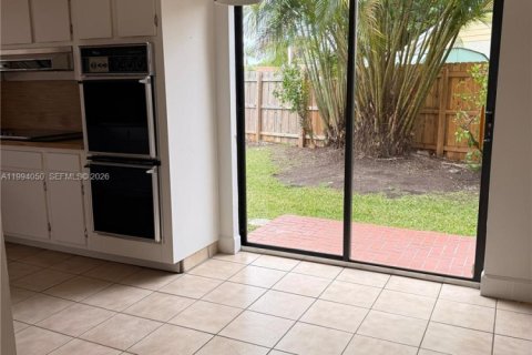 Villa ou maison à vendre à Miami, Floride: 4 chambres, 194.72 m2 № 2055524 - photo 15