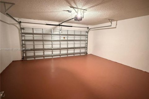 Villa ou maison à vendre à Miami, Floride: 4 chambres, 194.72 m2 № 2055524 - photo 18