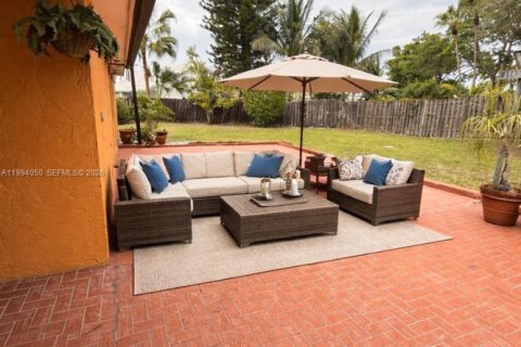 Villa ou maison à vendre à Miami, Floride: 4 chambres, 194.72 m2 № 2055524 - photo 26