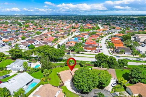 Villa ou maison à vendre à Miami, Floride: 4 chambres, 194.72 m2 № 2055524 - photo 22