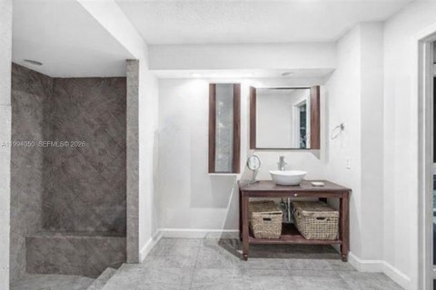Villa ou maison à vendre à Miami, Floride: 4 chambres, 194.72 m2 № 2055524 - photo 8
